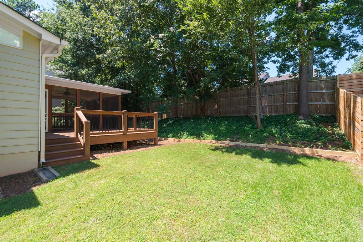 Back Yard - 1074 Oakland Trace - Realtor Christopher Huffer - Harry Norman