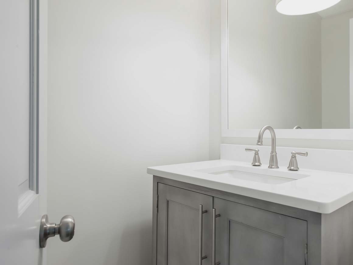 Half-bath - 1074 Oakland Trace, Brookhaven